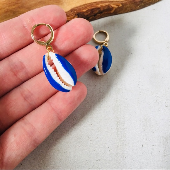 Colorful Shell Earrings Blue - Picture 4 of 5